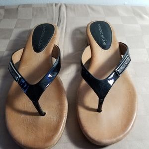 Antonio Melani Thong casual sandal